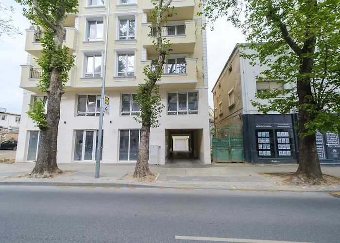 Bright & Spacious Central Plovdiv Apartments With Free Parking