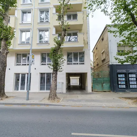 Bright & Spacious Central Plovdiv Apartments With Free Parking Exterior photo