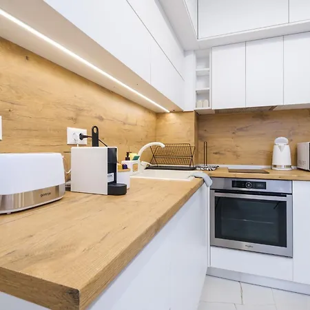 Bright & Spacious Central Plovdiv Apartments With Free Parking Exterior photo