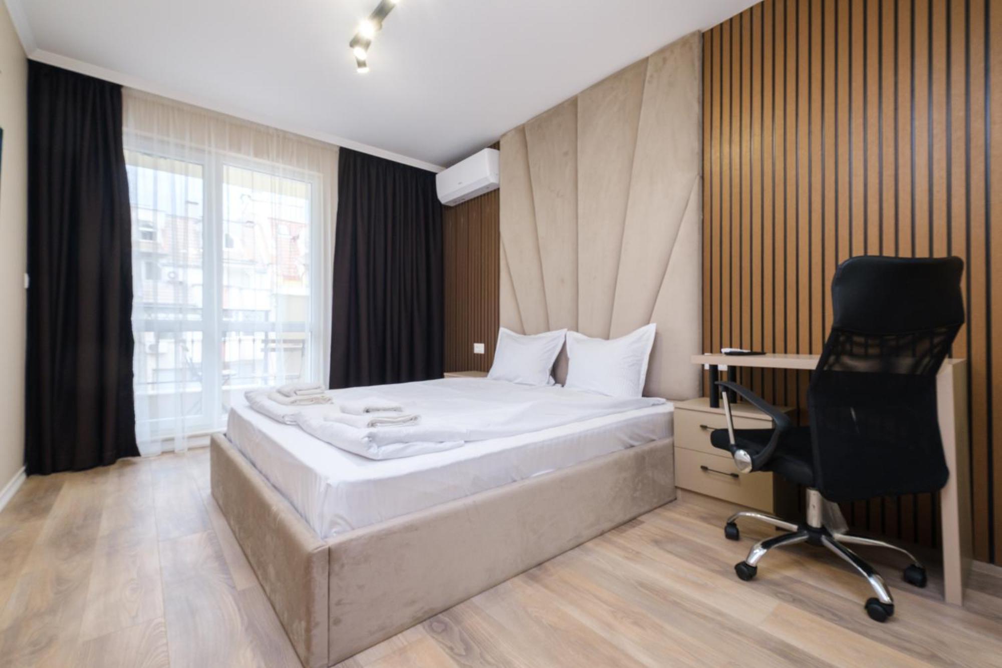 Bright & Spacious With Free Parking Апартаменти Пловдив