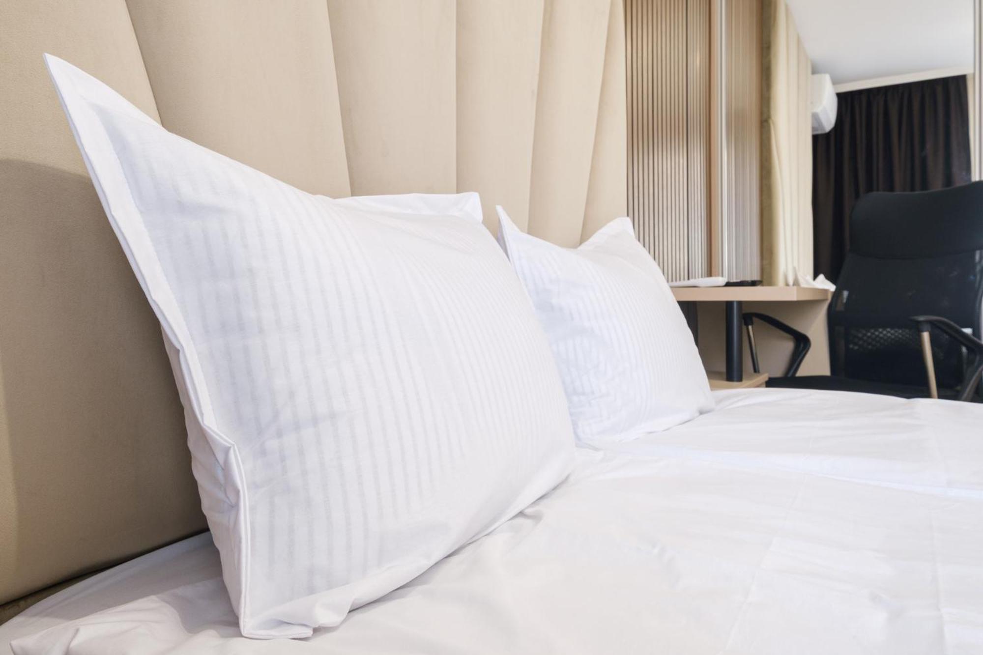Bright & Spacious With Free Parking *